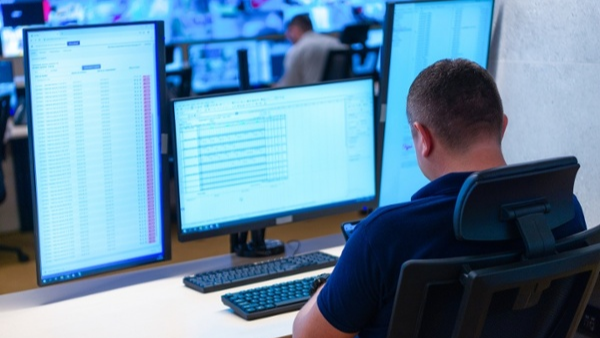security monitoring center-1